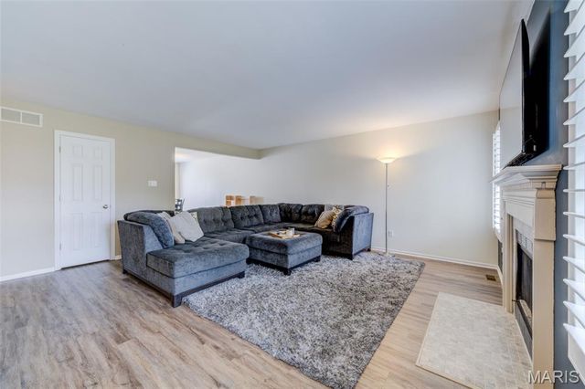 3207 Sherman Park Drive 2D, St Charles, MO 63303