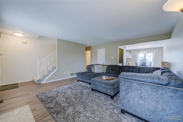 3207 Sherman Park Drive 2D, St Charles, MO 63303