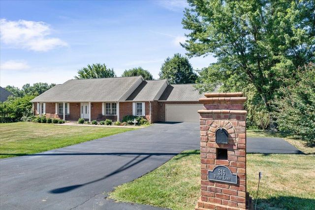 316 Polar LN, Salem, VA 24153