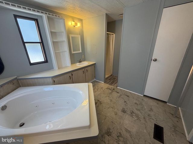 300 SILVER RUN RD, Millville, NJ 08332