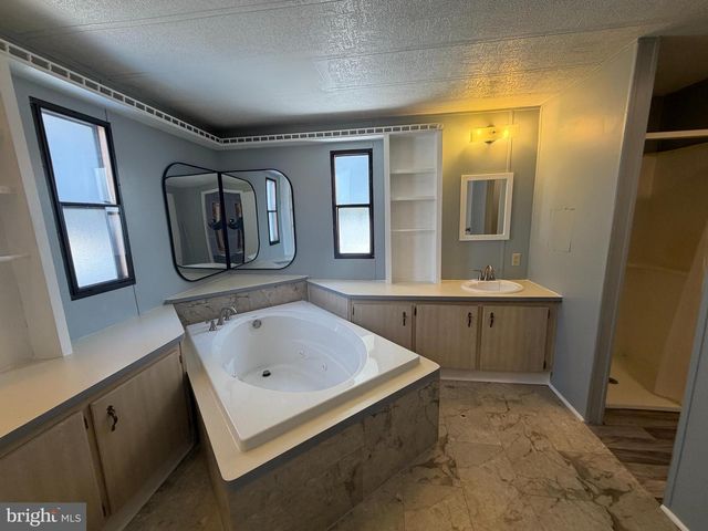 300 SILVER RUN RD, Millville, NJ 08332