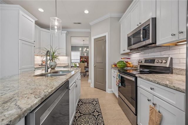 420 Burkes Crossing Drive, Winston-salem, NC 27104