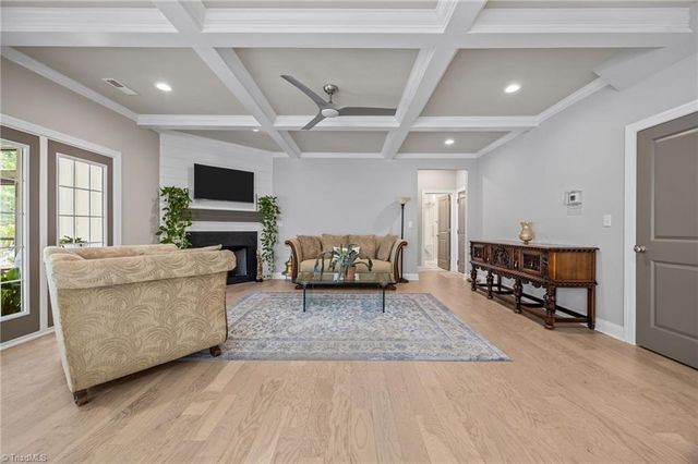 420 Burkes Crossing Drive, Winston-salem, NC 27104