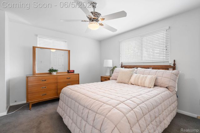 10065 Hart Avenue, Huntington Woods, MI 48070