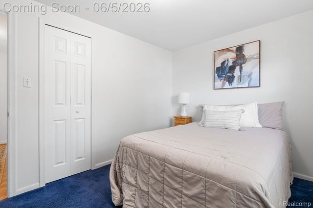 10065 Hart Avenue, Huntington Woods, MI 48070