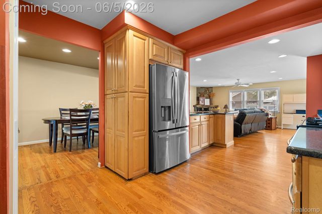 10065 Hart Avenue, Huntington Woods, MI 48070