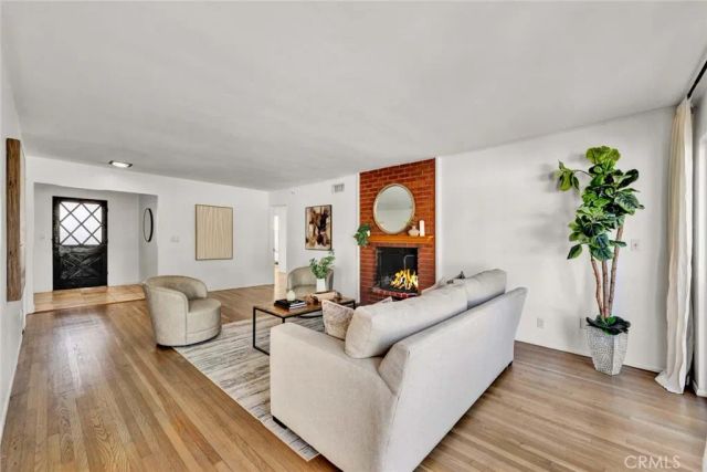 1601 Wellington, Santa Ana, CA 92701