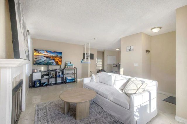 166 Mckinley St., Oceanside, CA 92056