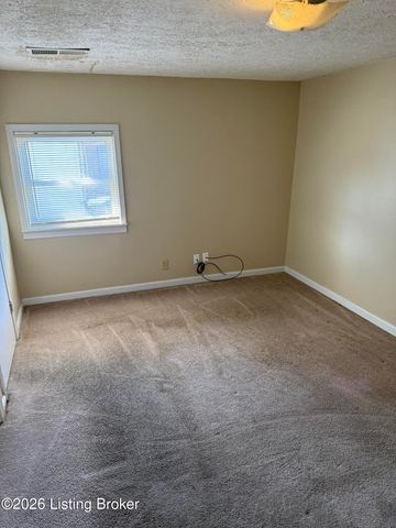 1721 Model Rd, Louisville, KY 40216