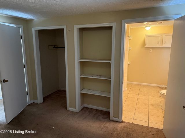 1721 Model Rd, Louisville, KY 40216