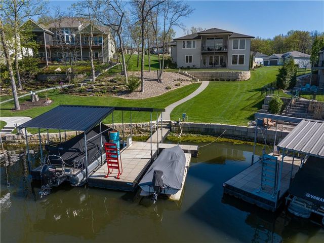 42 Bison Falls Circle, Lake Winnebago, MO 64034