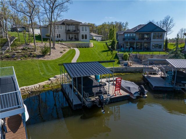 42 Bison Falls Circle, Lake Winnebago, MO 64034