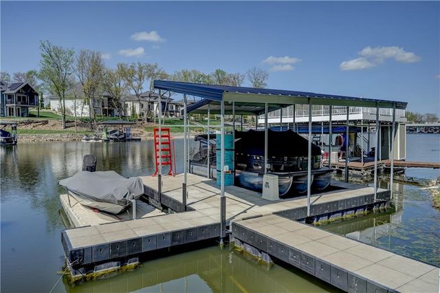 42 Bison Falls Circle, Lake Winnebago, MO 64034