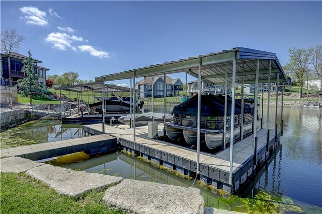 42 Bison Falls Circle, Lake Winnebago, MO 64034