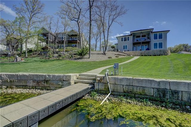 42 Bison Falls Circle, Lake Winnebago, MO 64034