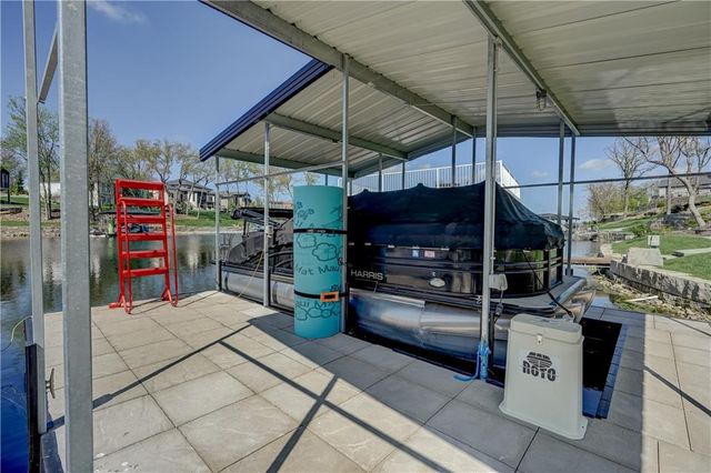 42 Bison Falls Circle, Lake Winnebago, MO 64034
