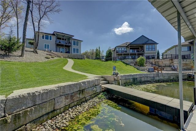 42 Bison Falls Circle, Lake Winnebago, MO 64034