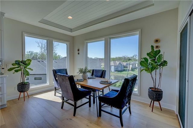 42 Bison Falls Circle, Lake Winnebago, MO 64034