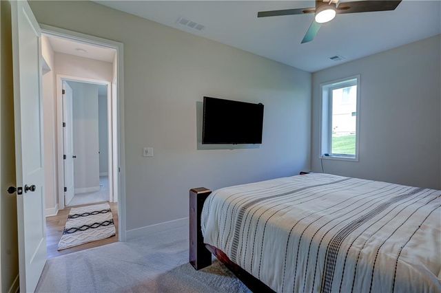 42 Bison Falls Circle, Lake Winnebago, MO 64034