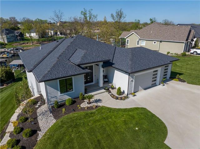 42 Bison Falls Circle, Lake Winnebago, MO 64034