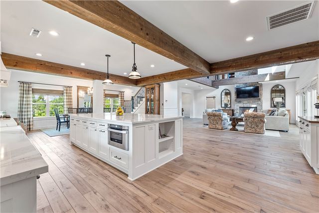 3203 W Quapaw Road, Rogers, AR 72758