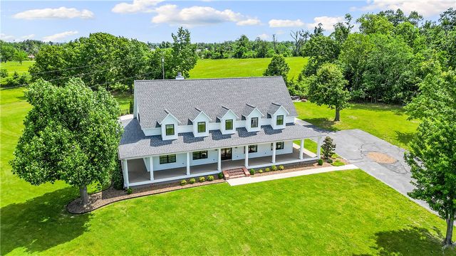 3203 W Quapaw Road, Rogers, AR 72758