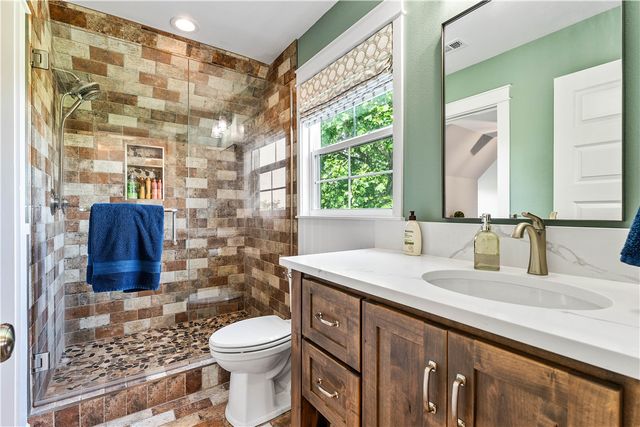 3203 W Quapaw Road, Rogers, AR 72758