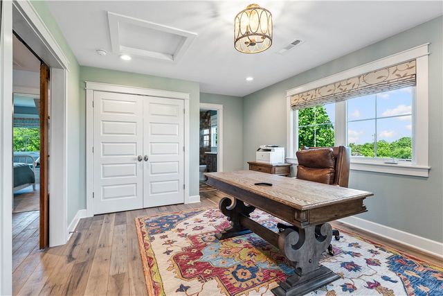 3203 W Quapaw Road, Rogers, AR 72758