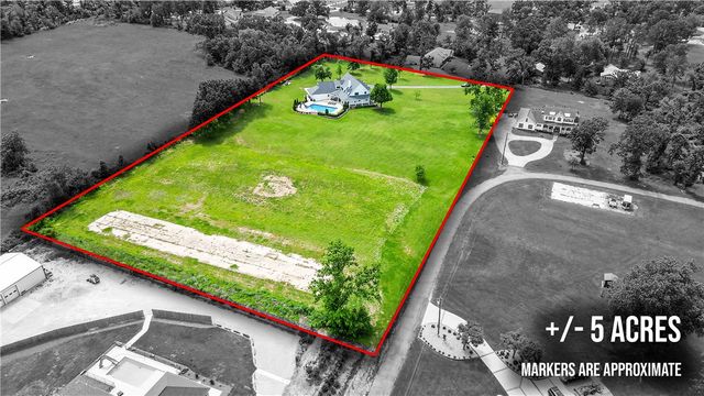 3203 W Quapaw Road, Rogers, AR 72758