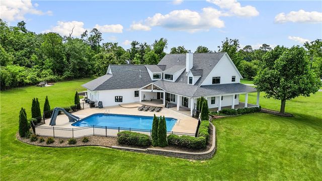 3203 W Quapaw Road, Rogers, AR 72758