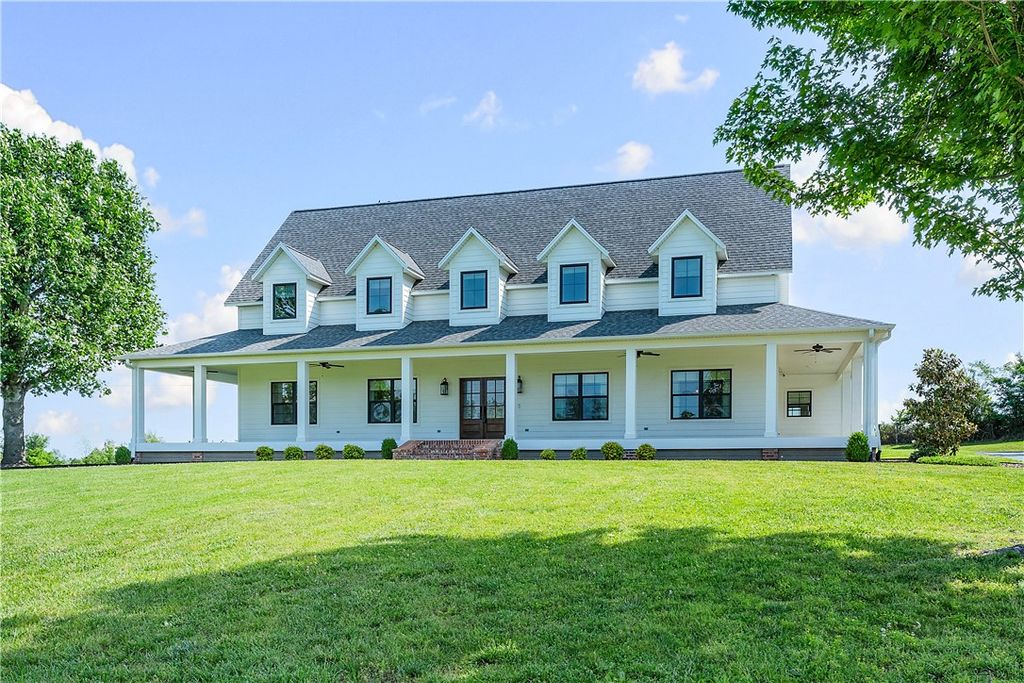 3203 W Quapaw Road, Rogers, AR 72758