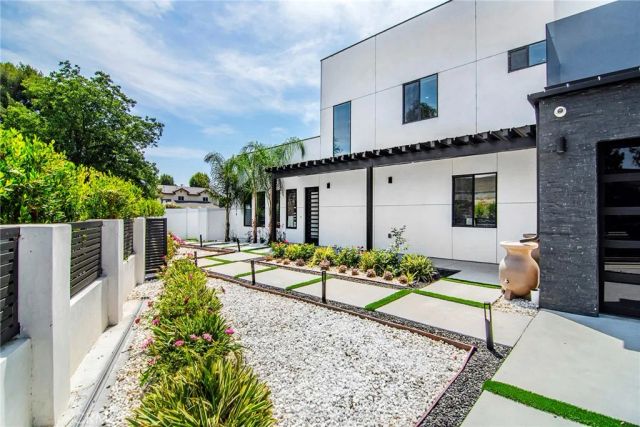 4829 Saloma Avenue, Sherman Oaks, CA 91403