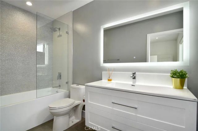4829 Saloma Avenue, Sherman Oaks, CA 91403