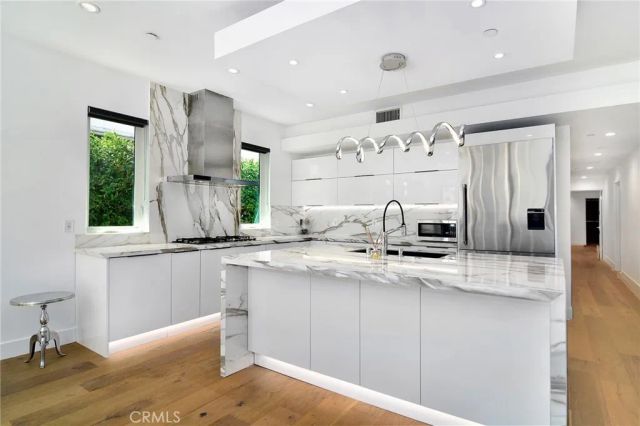 4829 Saloma Avenue, Sherman Oaks, CA 91403