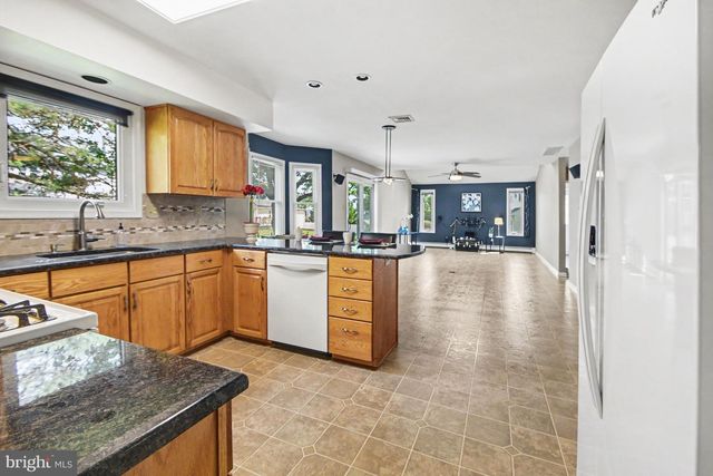 963 DICK AVE, Warminster, PA 18974