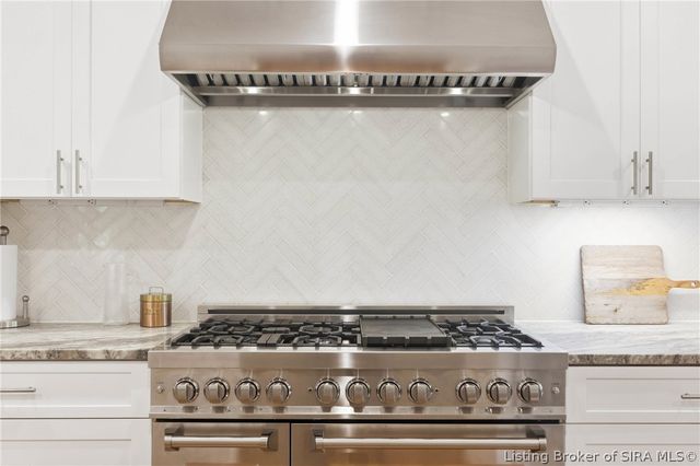 2707 Clearstream Court, New Albany, IN 47150