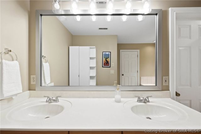 2707 Clearstream Court, New Albany, IN 47150