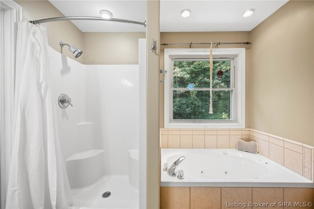 2707 Clearstream Court, New Albany, IN 47150