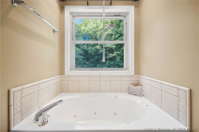 2707 Clearstream Court, New Albany, IN 47150