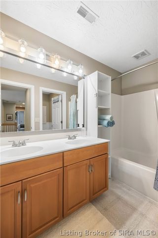 2707 Clearstream Court, New Albany, IN 47150