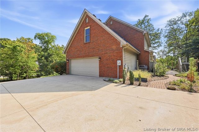 2707 Clearstream Court, New Albany, IN 47150