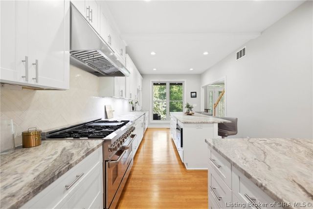 2707 Clearstream Court, New Albany, IN 47150