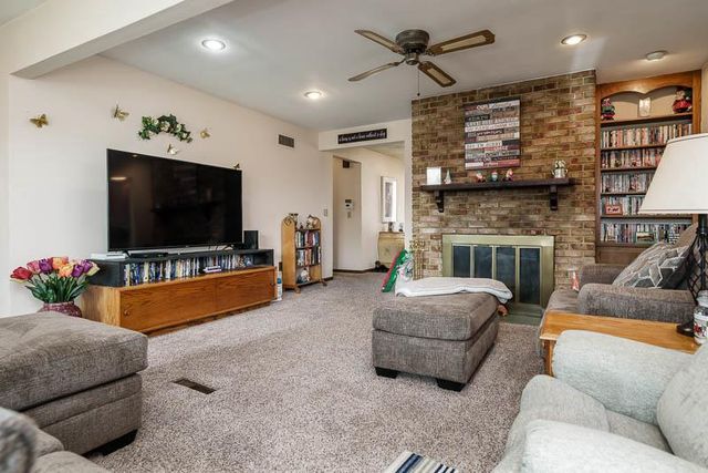 726 E Petunia Lane, Beloit, WI 53511