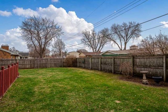 726 E Petunia Lane, Beloit, WI 53511