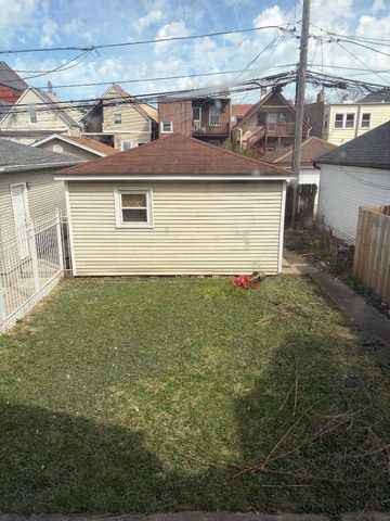 2915 N Spaulding Avenue, Chicago, IL 60618