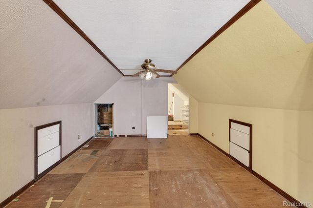 9495 Lakepointe Street, Detroit, MI 48224