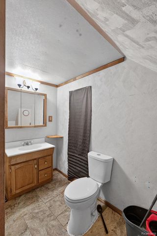 9495 Lakepointe Street, Detroit, MI 48224