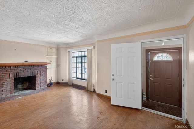 9495 Lakepointe Street, Detroit, MI 48224
