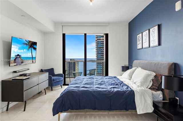 1010 Brickell Ave 3904, Miami, FL 33131