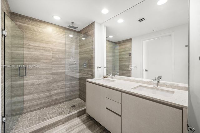 1010 Brickell Ave 3904, Miami, FL 33131